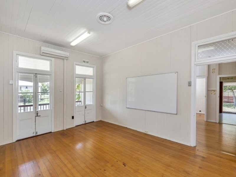 95 Glebe Road, Silkstone QLD 4304
