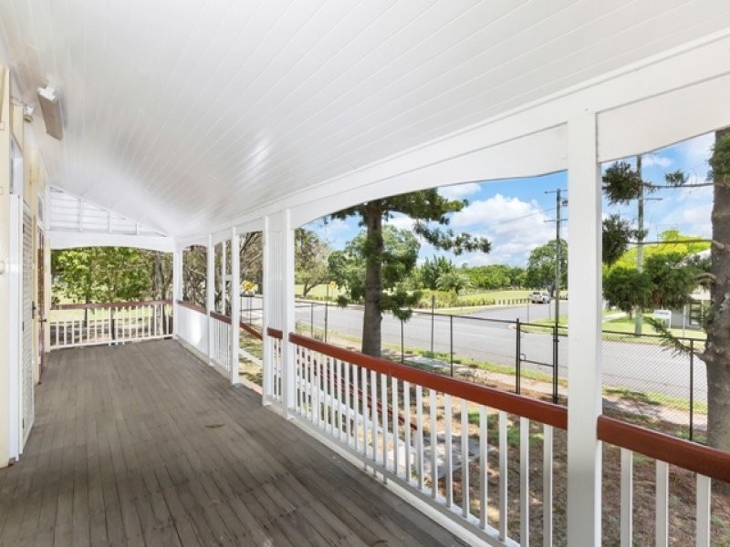 95 Glebe Road, Silkstone QLD 4304