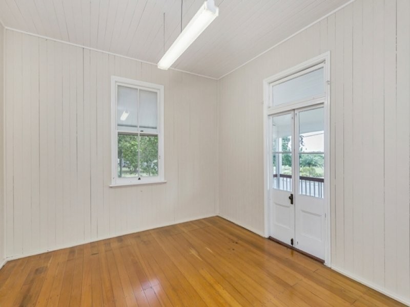 95 Glebe Road, Silkstone QLD 4304