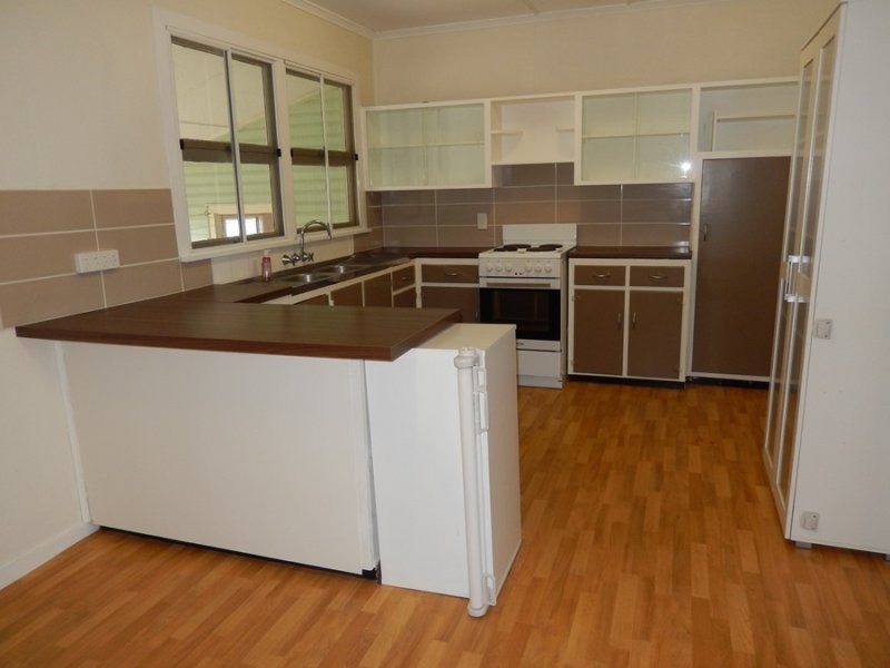 49 Grange Road, Eastern Heights QLD 4305