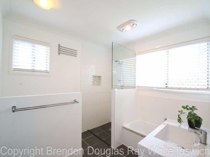 5 Skinner Crescent, Silkstone QLD 4304