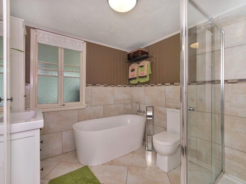 41 Frederick Street, Newtown QLD 4305