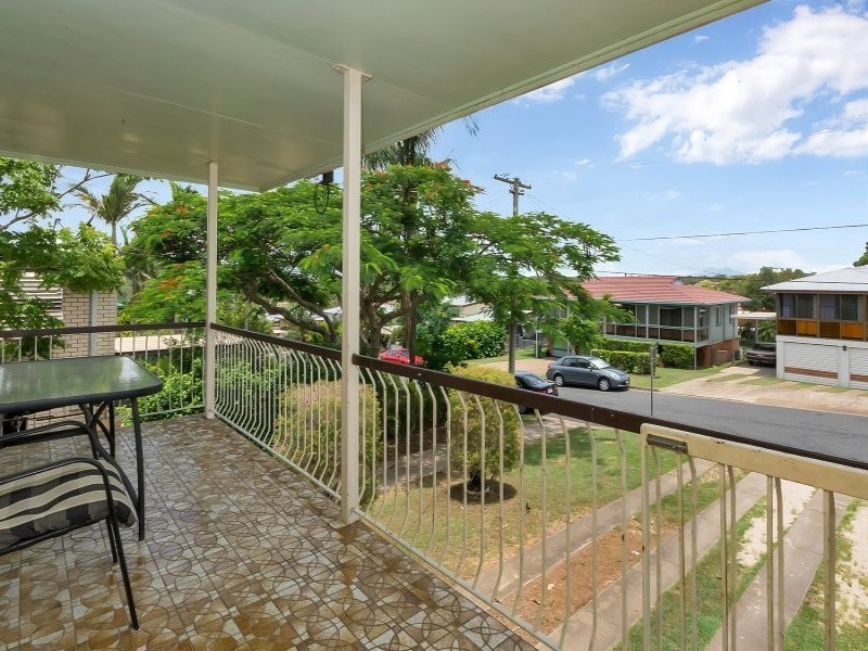 8 Butler Street, Raceview QLD 4305