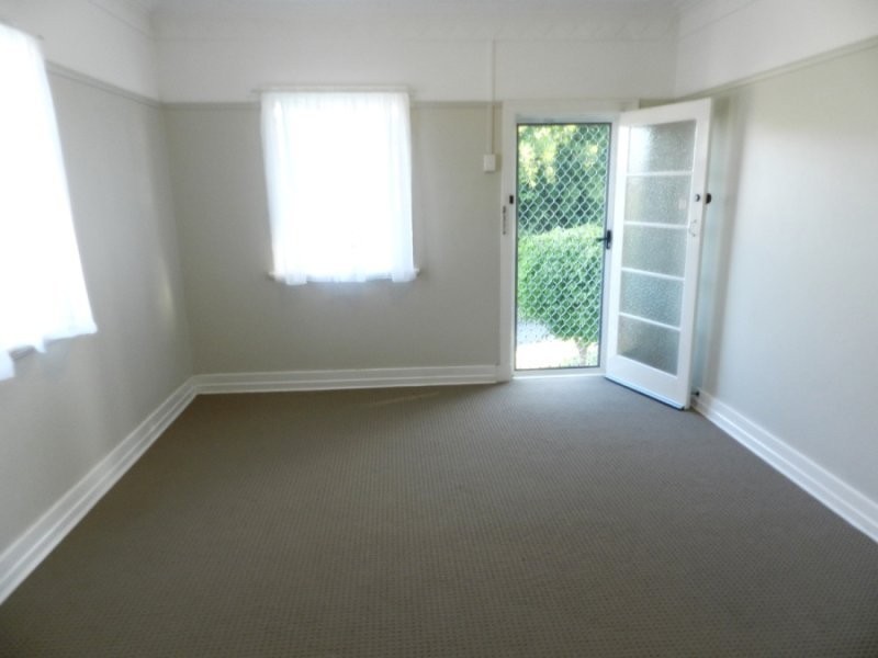 10 Tower Street, Eastern Heights QLD 4305