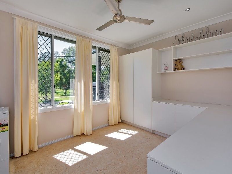 21 Sealy Street, Silkstone QLD 4304