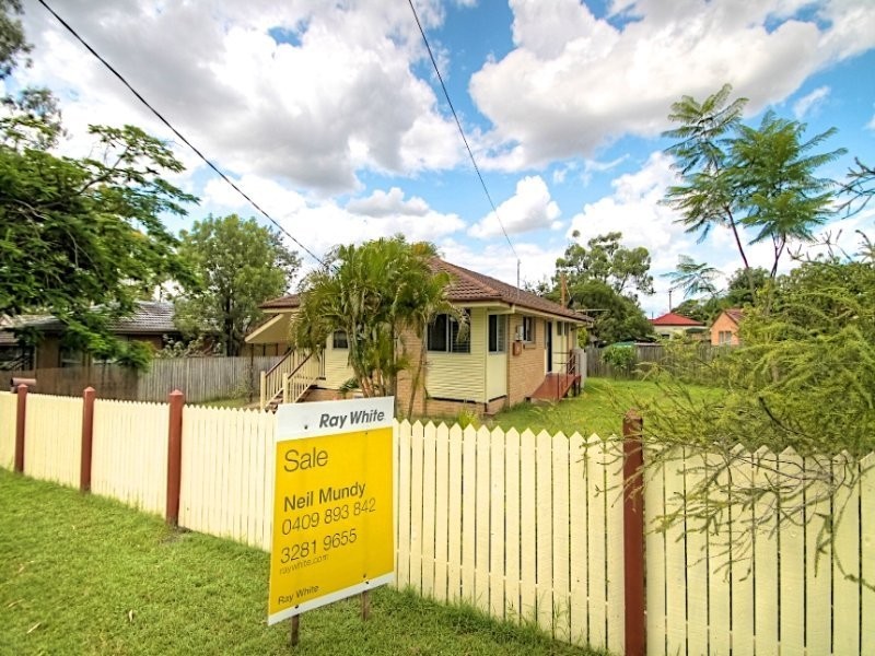 3 Davies Street, Riverview QLD 4303