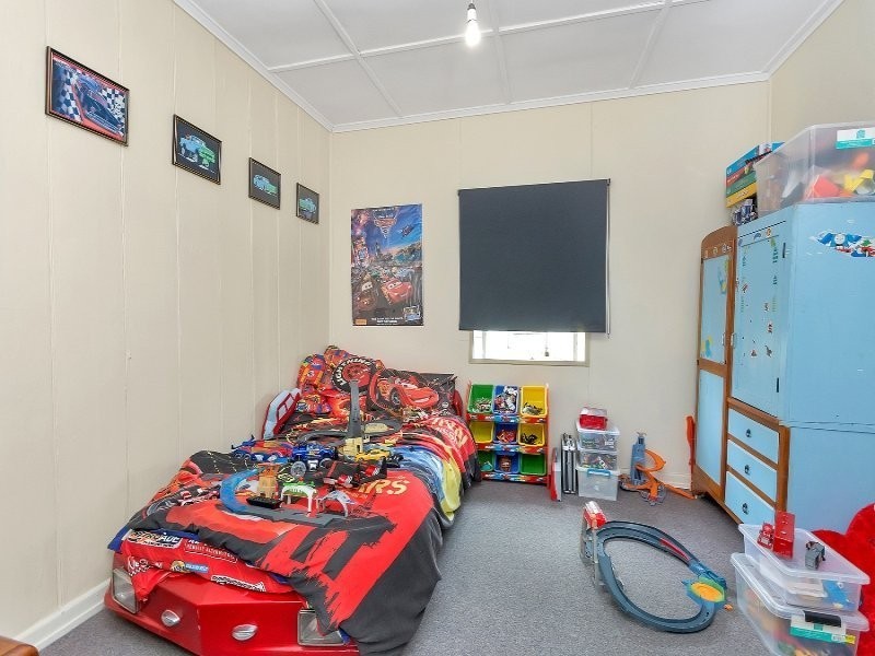 3 Lobb Street, Churchill QLD 4305