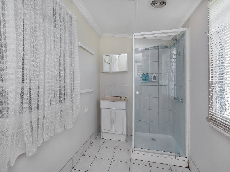 3 Lobb Street, Churchill QLD 4305