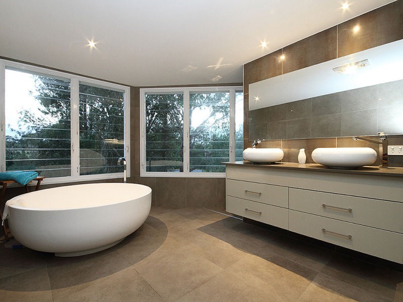 137 Riverside Avenue, Barellan Point QLD 4306