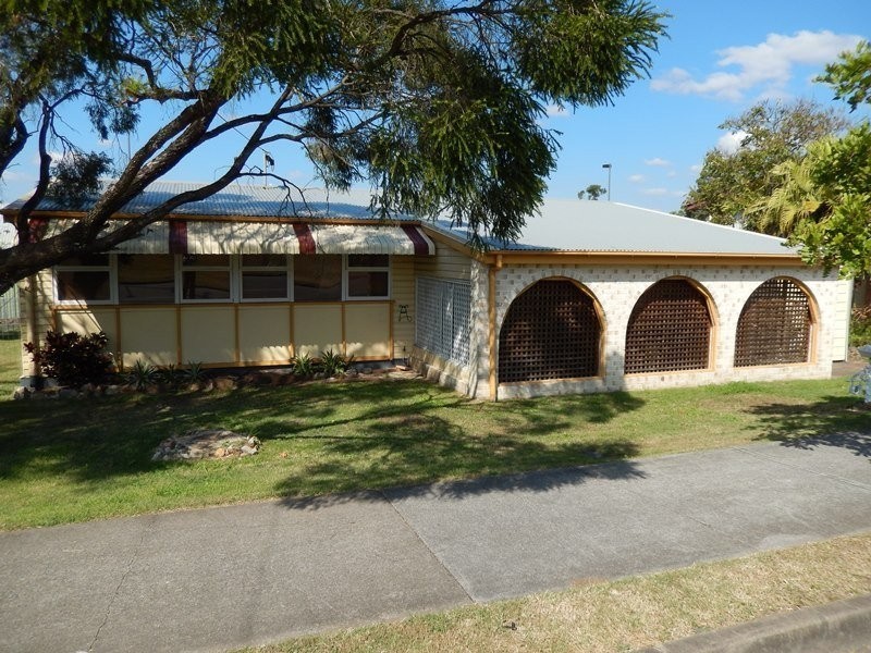 8 Raceview Street, Raceview QLD 4305