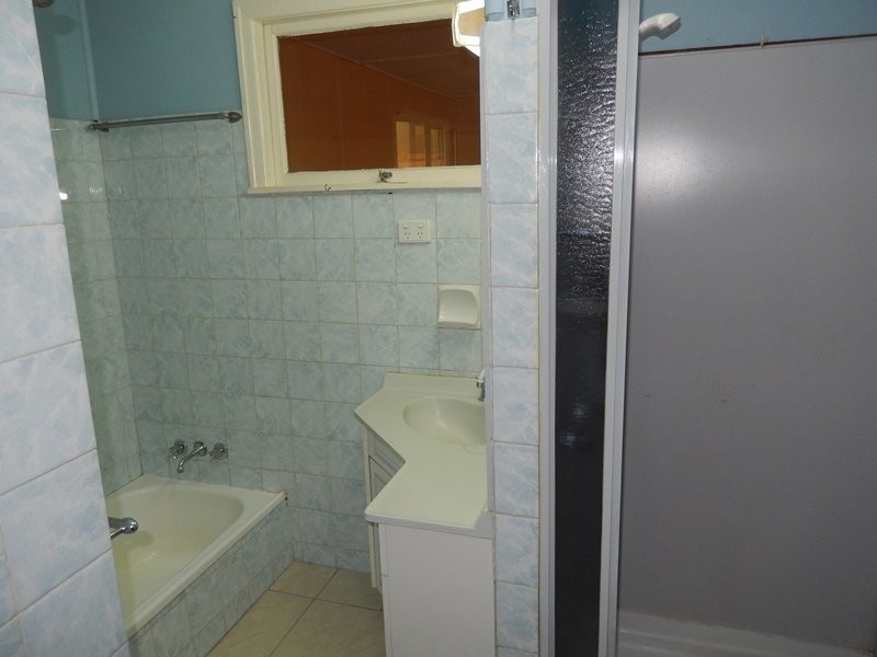 8 Raceview Street, Raceview QLD 4305