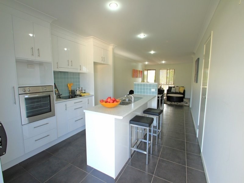 11 Creekside Drive, Springfield Lakes QLD 4300