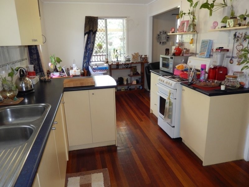 54 Kynance Street, Leichhardt QLD 4305