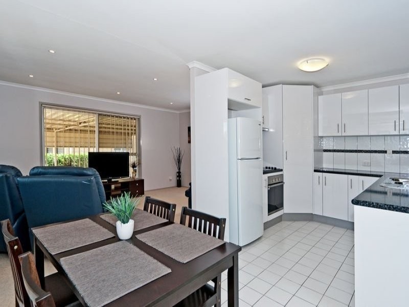 8 Deidre Ann Street, Raceview QLD 4305