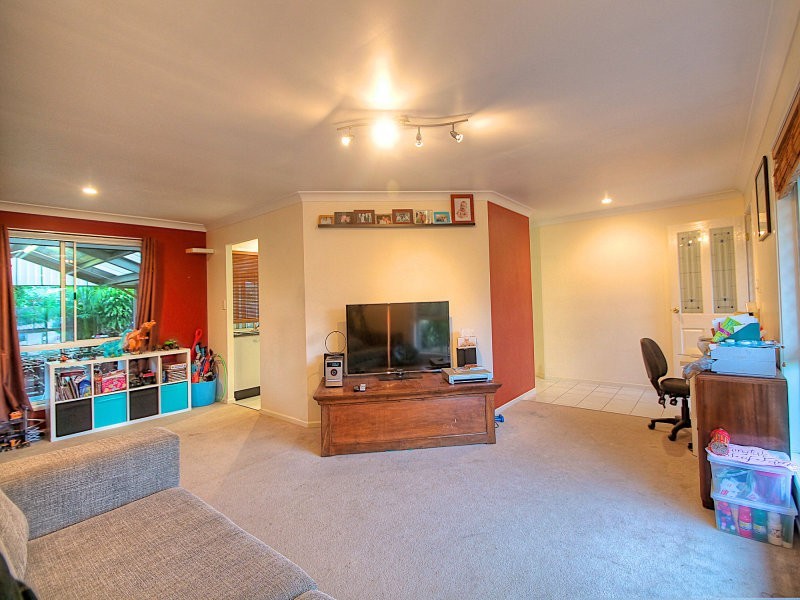 6 Craigerne Close, Brassall QLD 4305