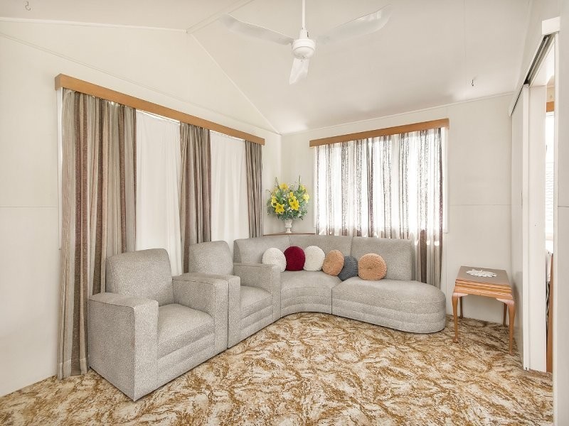 18 Frederick Street, Newtown QLD 4305