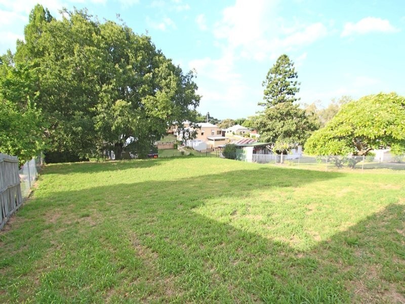 172 Blackstone Road, Silkstone QLD 4304