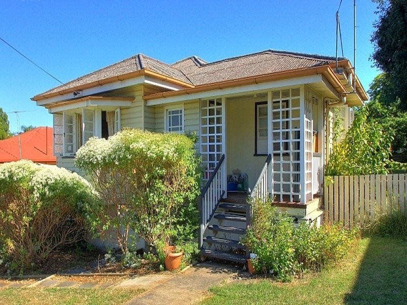 28 Chermside Road, Eastern Heights QLD 4305