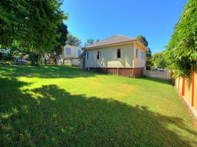 28 Chermside Road, Eastern Heights QLD 4305