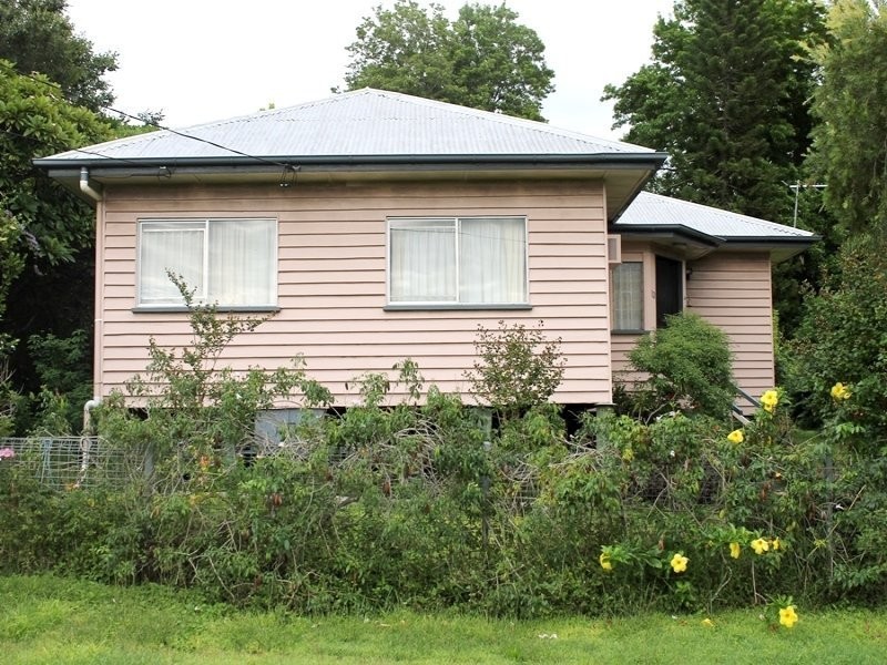 13 Tregair Street, Newtown QLD 4305