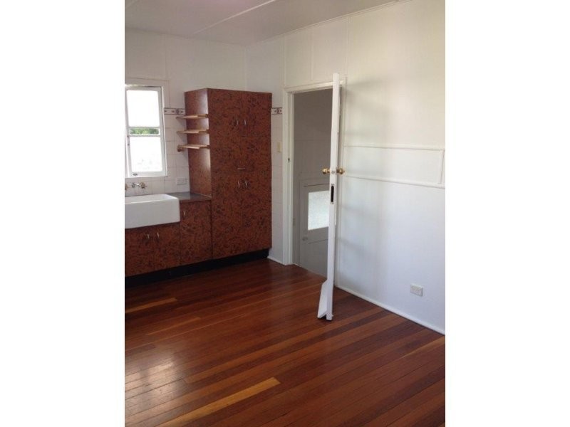 19 Hill Street, North Ipswich QLD 4305