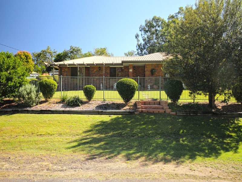 10 Noela Street, Karalee QLD 4306