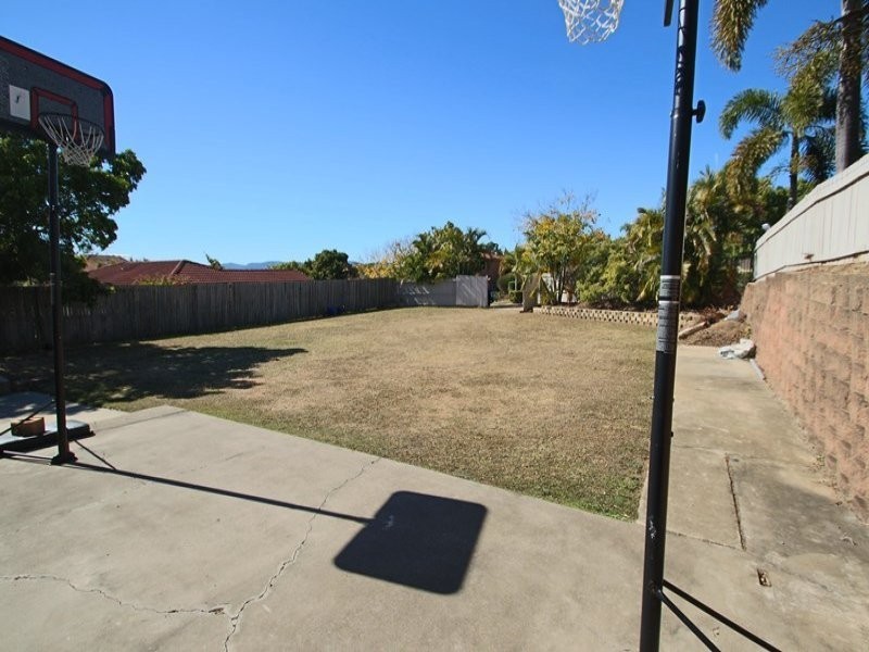 15 Calverton Court, Brassall QLD 4305