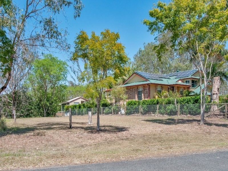 9 Riverside Court, Barellan Point QLD 4306