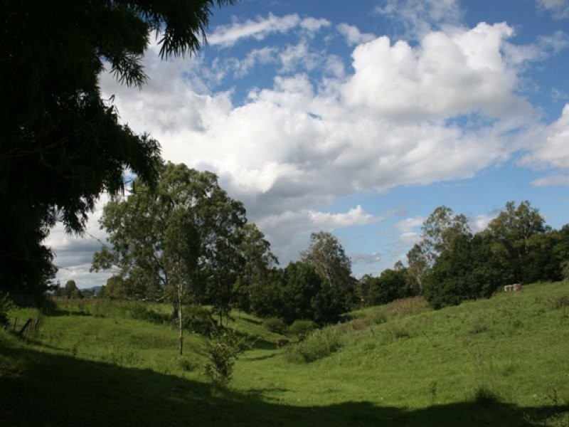 15 Burton Street, North Booval QLD 4304