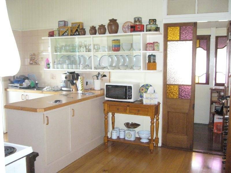 2 Advance Street, Newtown QLD 4305