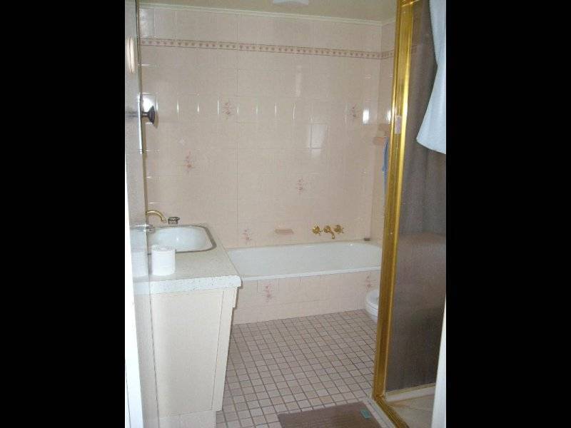 2 Advance Street, Newtown QLD 4305