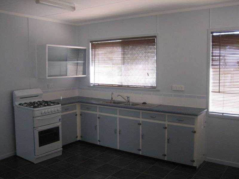 2 Robin Street, Coalfalls QLD 4305