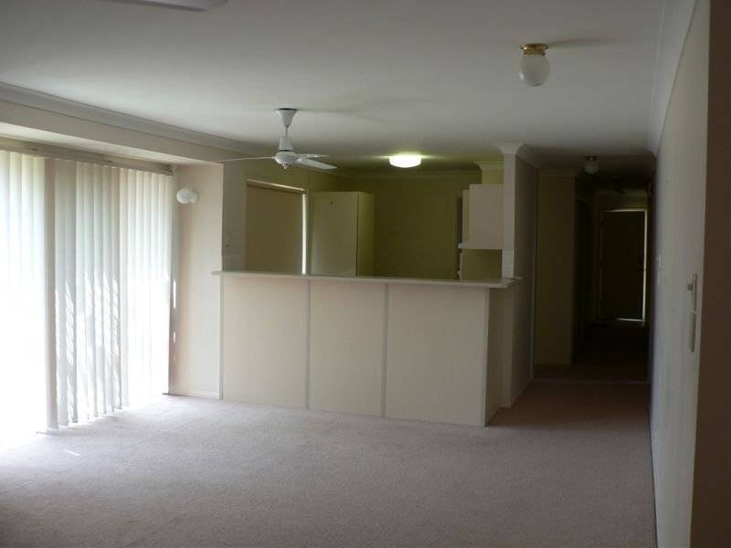 8 Willowtree Drive, Flinders View QLD 4305