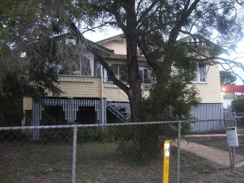 1 Brisbane Road, Newtown QLD 4305