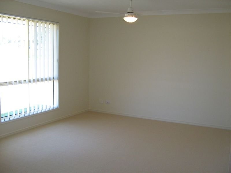 18 Travis Street, Yamanto QLD 4305