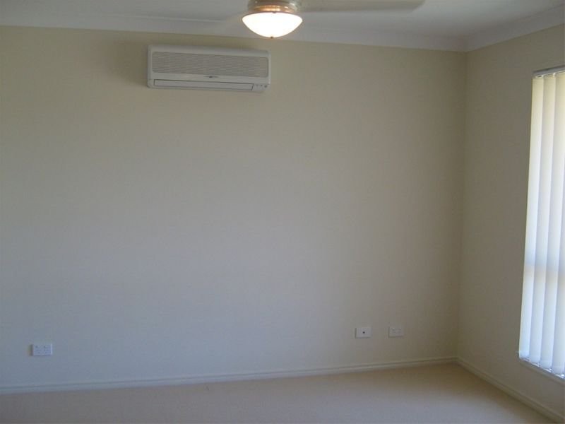 18 Travis Street, Yamanto QLD 4305