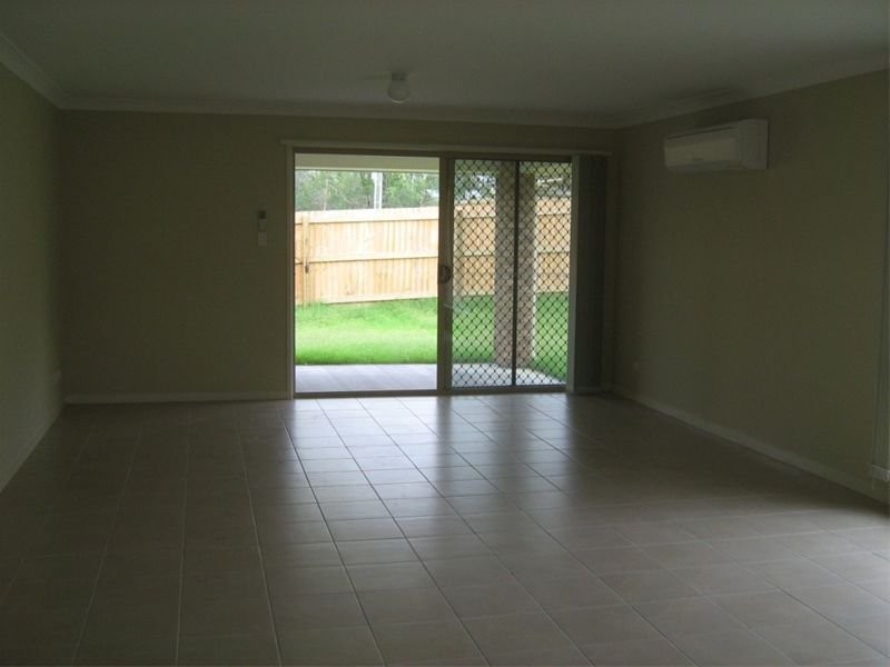 12 Burswood Close, Wulkuraka QLD 4305