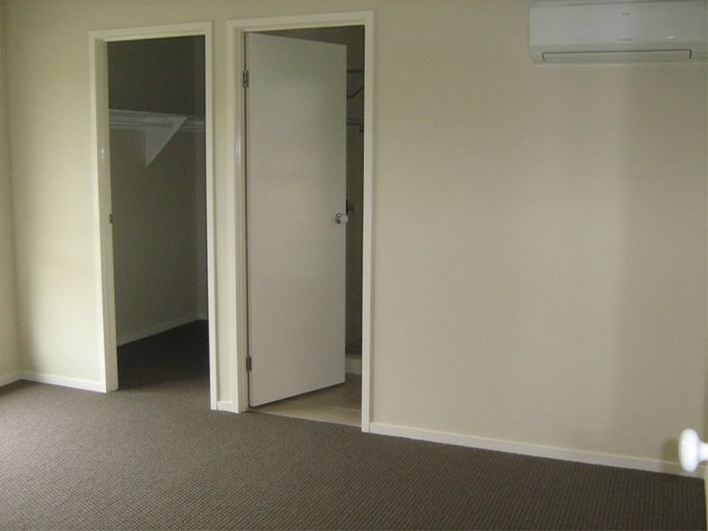 12 Burswood Close, Wulkuraka QLD 4305