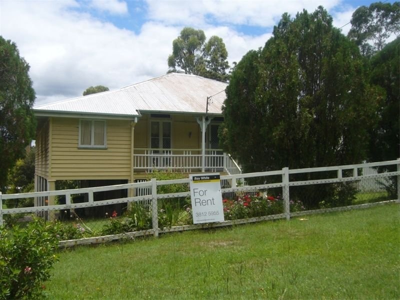 11 Hawthorne Street, Sadliers Crossing QLD 4305
