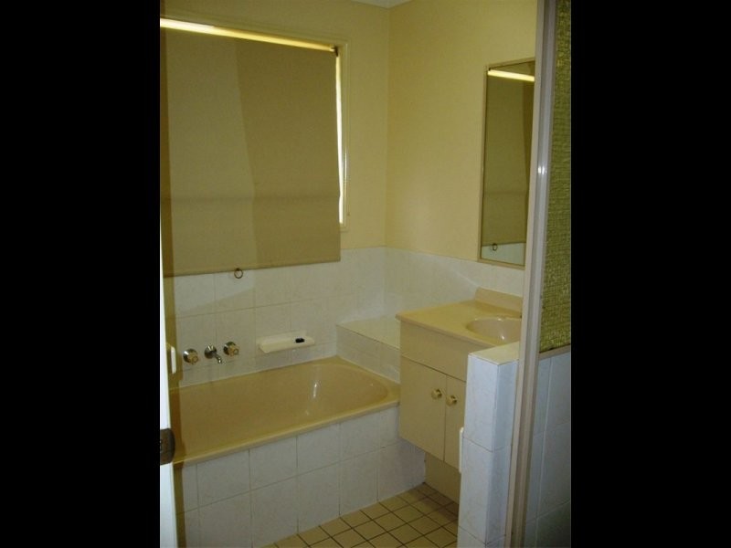 7 Jonquil Circuit, Flinders View QLD 4305