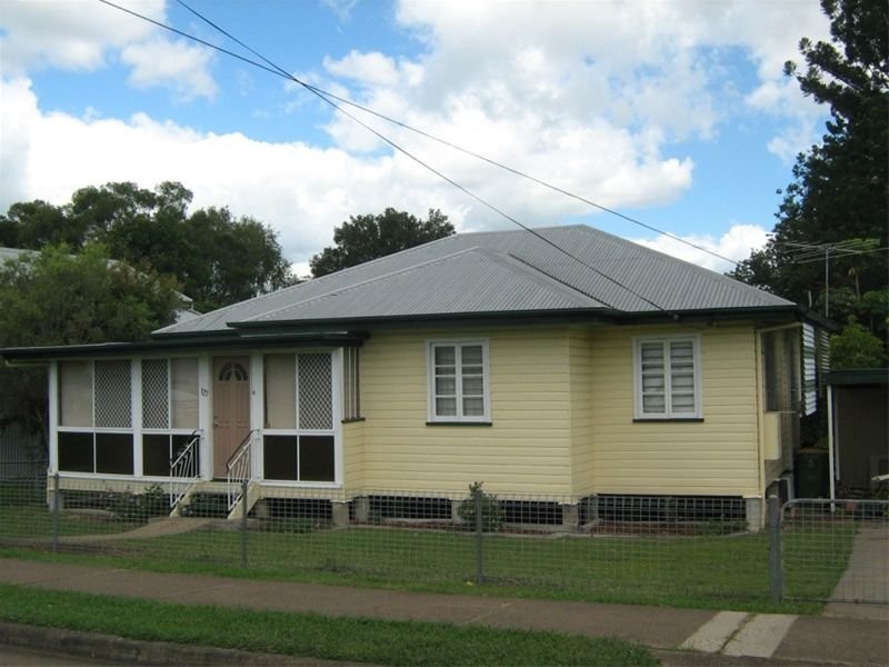 127 Blackstone Road, Silkstone QLD 4304