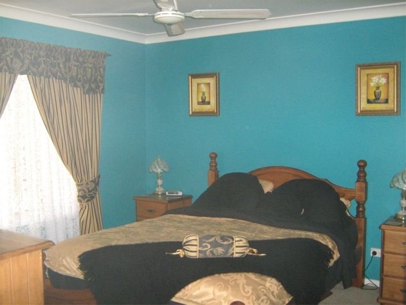 106 Sandalwood Drive, Yamanto QLD 4305