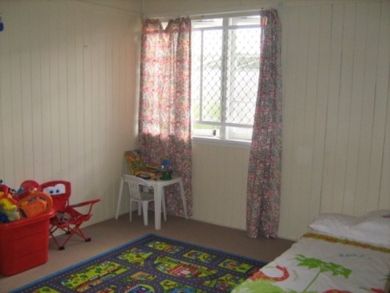 121 Glebe Road, Silkstone QLD 4304