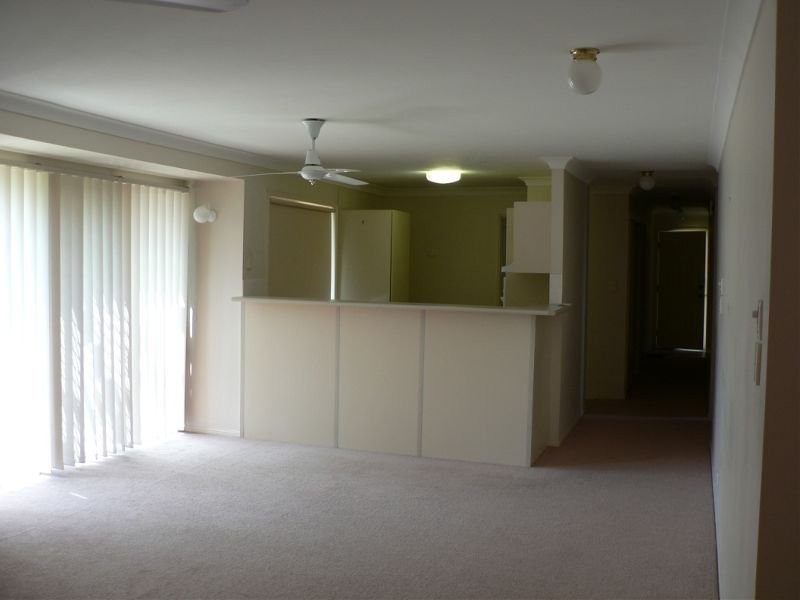 8 Willowtree Drive, Flinders View QLD 4305