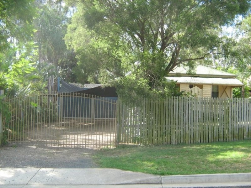 26 Queen Street, Blackstone QLD 4304