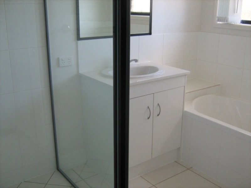 1 Josh Court, Flinders View QLD 4305