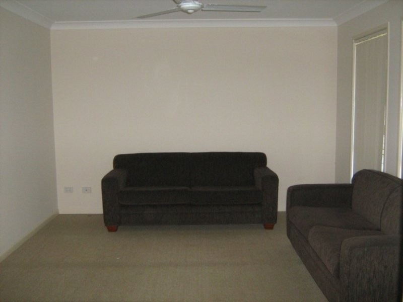 1 Tea Tree Place, Raceview QLD 4305