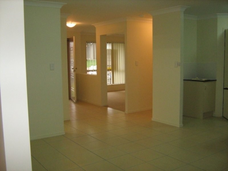 11 Jene Court, Flinders View QLD 4305