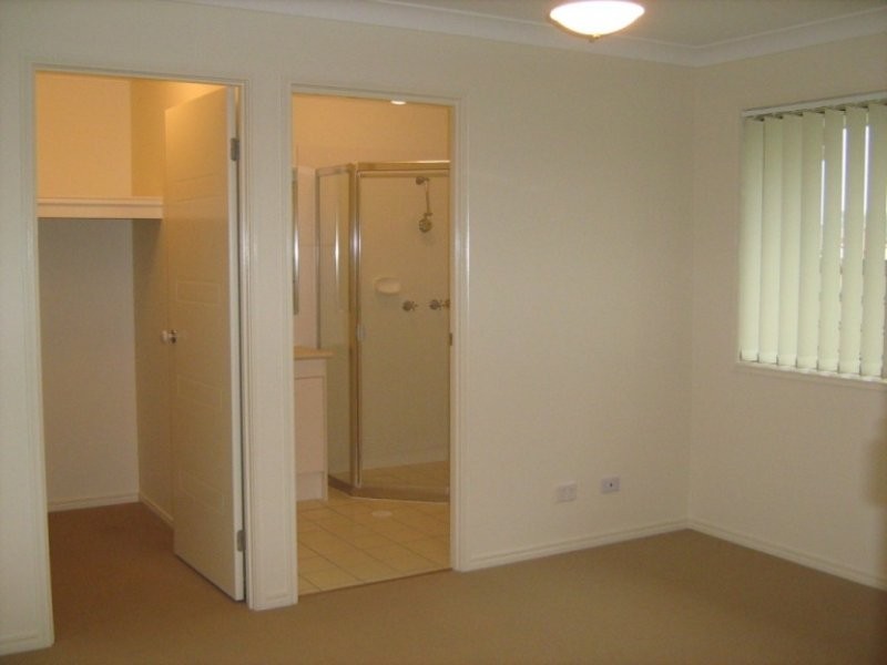 11 Jene Court, Flinders View QLD 4305