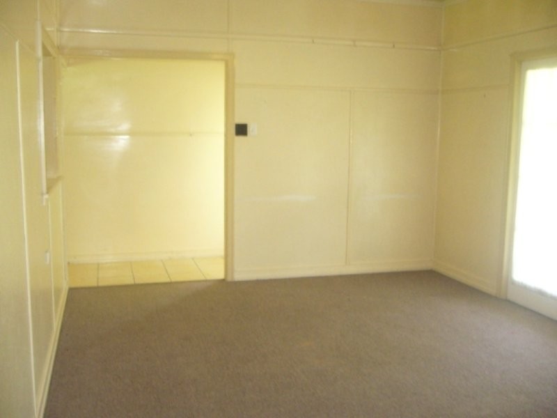 2 Lion Street, Ipswich QLD 4305